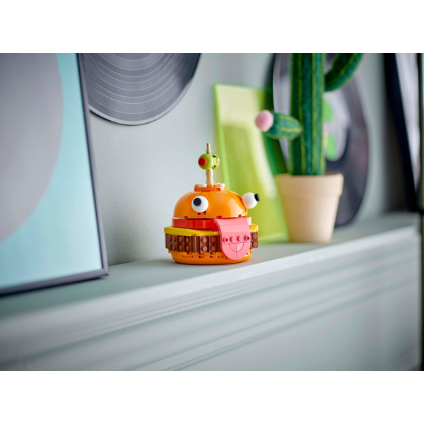 LEGO Fortnite Durrr Burger Building Set 193 Pieces (77070)