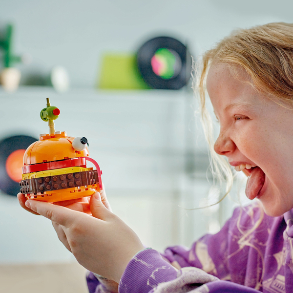 LEGO Fortnite Durrr Burger Building Set 193 Pieces (77070)