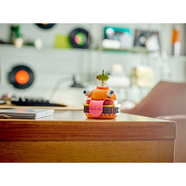 LEGO Fortnite Durrr Burger Building Set 193 Pieces (77070)