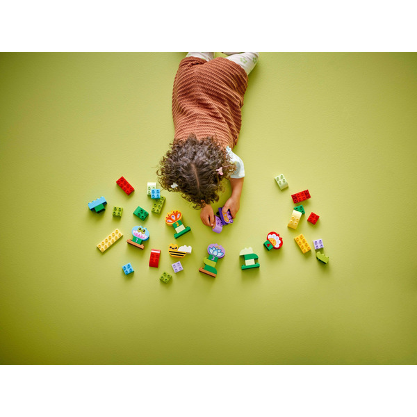 Блоковий конструктор LEGO DUPLO Творчий сад і квіти (10444)
