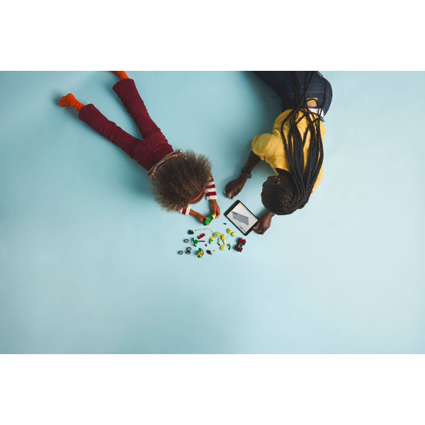 LEGO Spidey: Электромобильные Гонки с Динозаврами