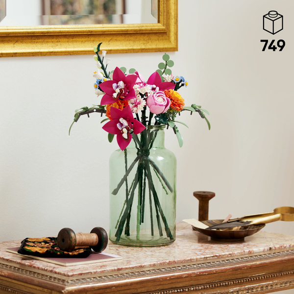 Блоковий конструктор LEGO Botanicals Милий рожевий букет квітів (10342)