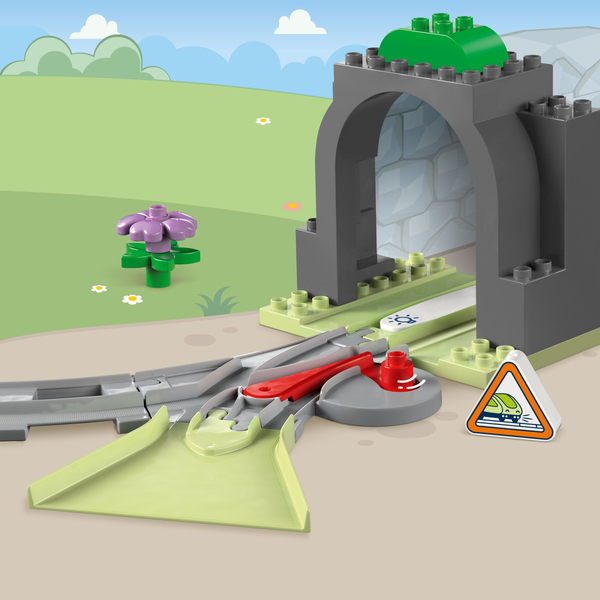 Блоковий конструктор LEGO DUPLO Town Додатковий набір Залізничний тунель і колії (10425)    