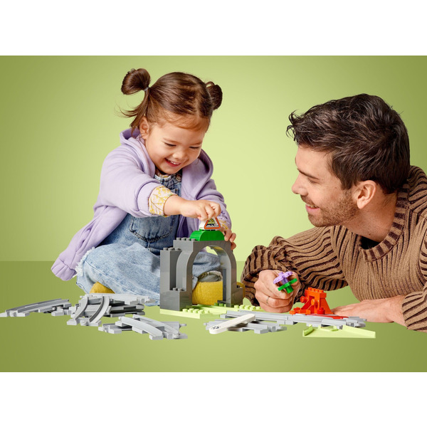 Блоковий конструктор LEGO DUPLO Town Додатковий набір Залізничний тунель і колії (10425)    