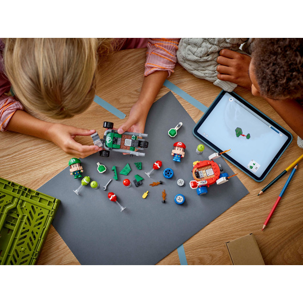 Блоковий конструктор LEGO Super Mario: Mario Kart Baby Mario vs Baby Luigi (72034)