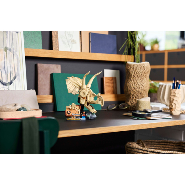 LEGO Jurassic World - Окаменелости динозавров: Череп трицератопса 468 деталей (76969)