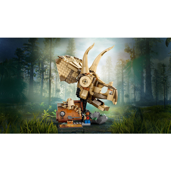 LEGO Jurassic World - Окаменелости динозавров: Череп трицератопса 468 деталей (76969)