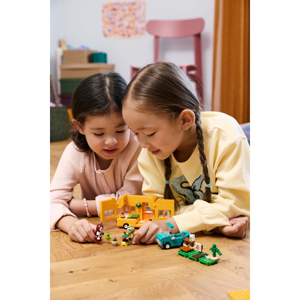 LEGO Animal Crossing Лейф і його караван та садова крамниця - набір конструктора на 263 деталі (77054)