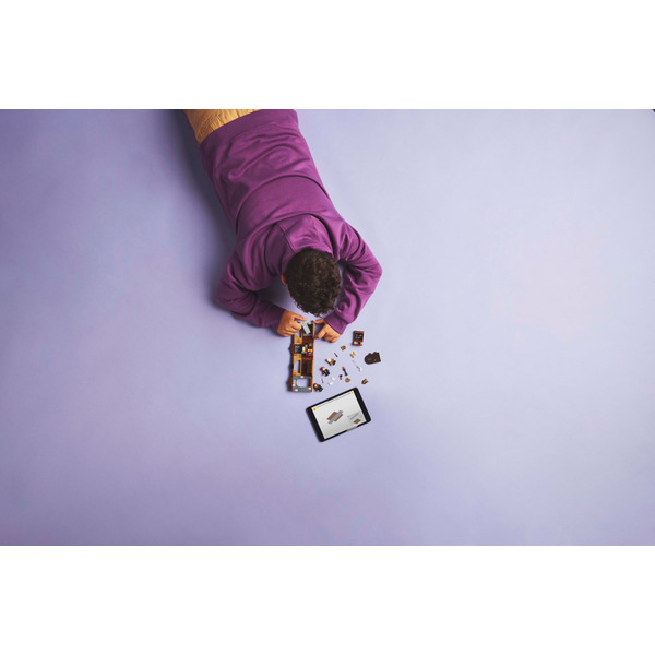 LEGO Speed Champions: Болид F1 Ferrari SF-24 (77242) LEGO Harry Potter: Замок Гогвортс: урок чарів 204 деталі (76442)