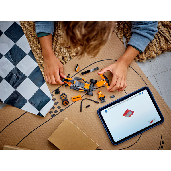 LEGO City 60442: Пилот F1 и автомобиль McLaren для гонки