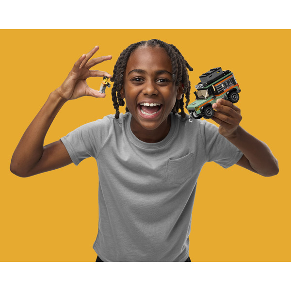 Блоковий конструктор LEGO City Позашляхова гірська вантажівка 4x4 (60447)