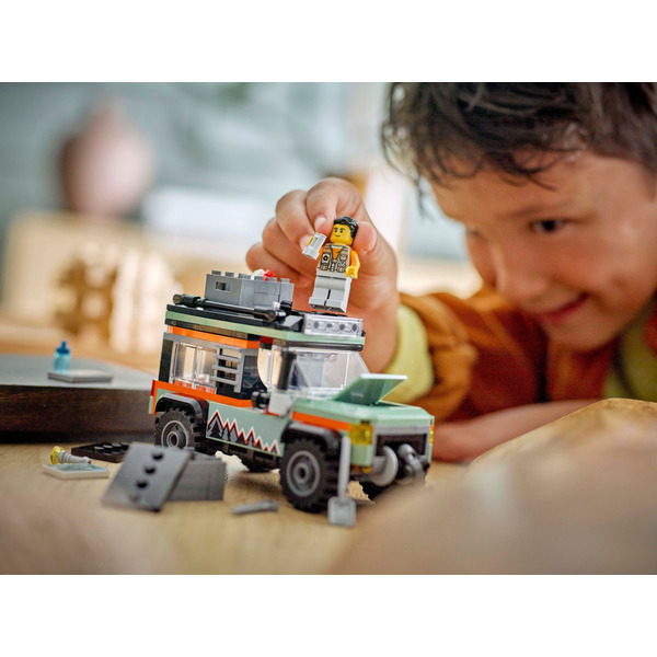 Блоковий конструктор LEGO City Позашляхова гірська вантажівка 4x4 (60447)
