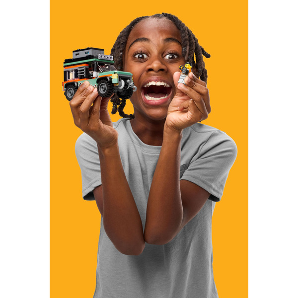 Блоковий конструктор LEGO City Позашляхова гірська вантажівка 4x4 (60447)