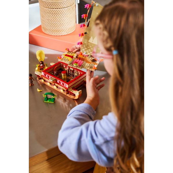 Блоковий конструктор LEGO Disney Пригодницьке каное Ваяни 529 деталей (43270)