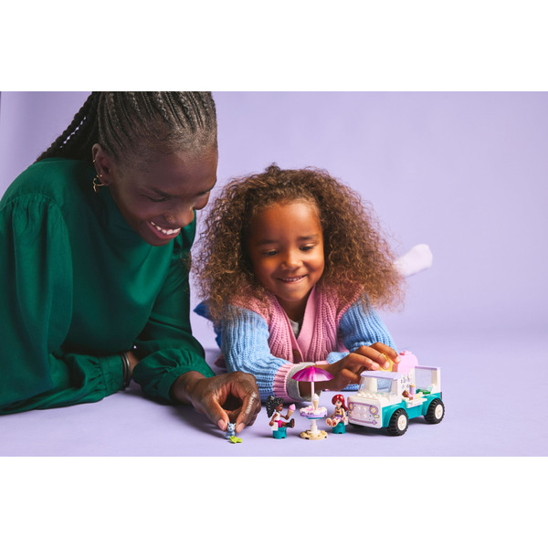 LEGO Friends Хартлейк-Сити. Фургон с мороженым (42644)