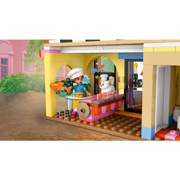 Блоковий конструктор LEGO Friends Ресторан і кулінарна школа (42655)