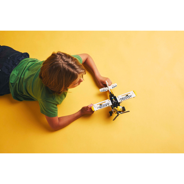 Конструктор LEGO Technic Буш-літак 333 деталі (42198)