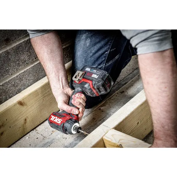 Акумуляторний безщітковий ударний гвинтоверт Skil 3225 CA Compact