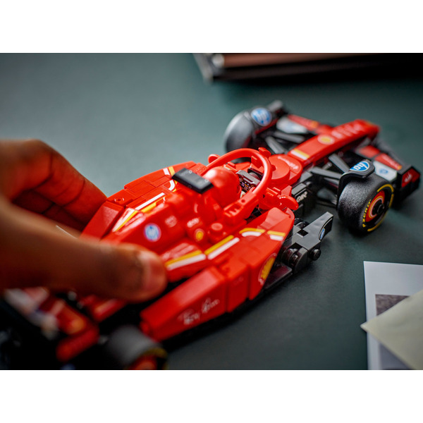 LEGO Speed Champions: Автомобіль для перегонів F1 Ferrari SF-24 (77242) - конструктор з 275 деталей