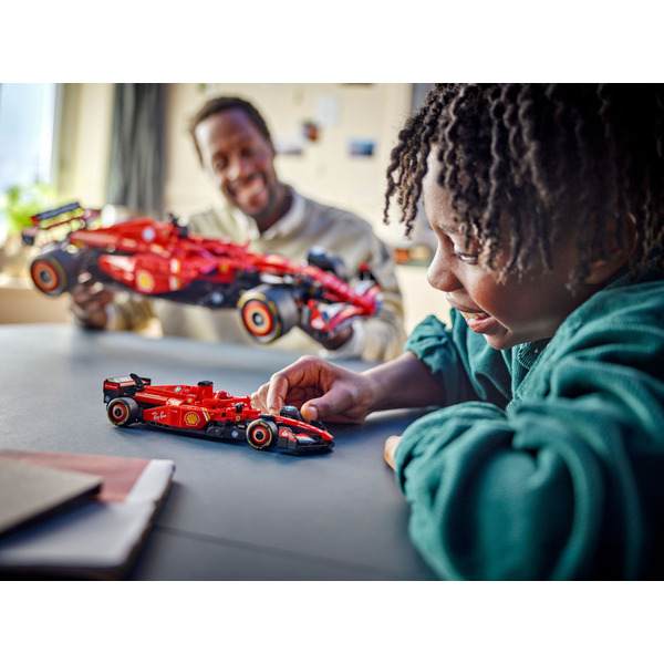 LEGO Speed Champions: Автомобіль для перегонів F1 Ferrari SF-24 (77242) - конструктор з 275 деталей