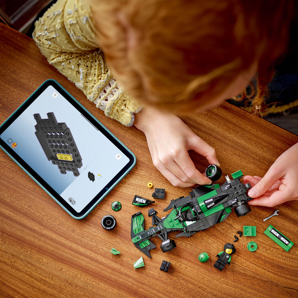 Конструктор LEGO Speed Champions: Автомобіль для перегонів KICK Sauber F1 Team C44 259 деталей (77247)