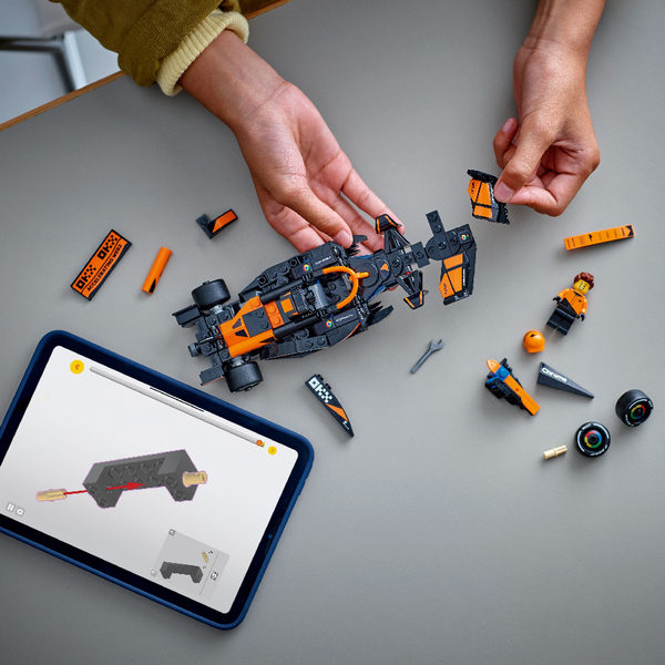 Конструктор Lego Speed ​​Champions: Гоночный автомобиль McLaren F1 Team MCL38 (77251)