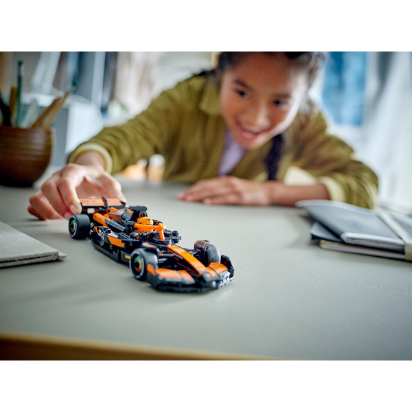 Конструктор Lego Speed ​​Champions: Гоночный автомобиль McLaren F1 Team MCL38 (77251)