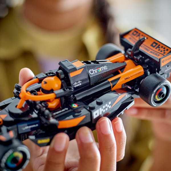 Конструктор Lego Speed ​​Champions: Гоночный автомобиль McLaren F1 Team MCL38 (77251)