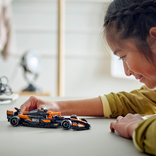 Конструктор Lego Speed ​​Champions: Гоночный автомобиль McLaren F1 Team MCL38 (77251)