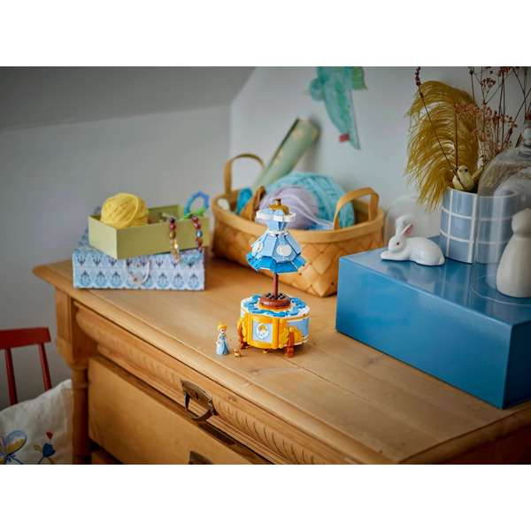 Блоковий конструктор LEGO Disney Сукня Попелюшки (43266)