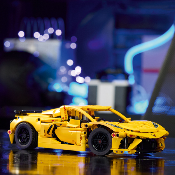 LEGO 42205 Technic Chevrolet Corvette Stingray