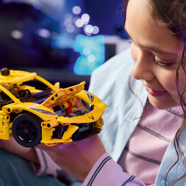 LEGO 42205 Technic Chevrolet Corvette Stingray