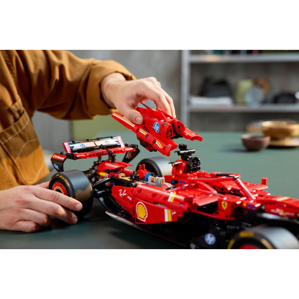Конструктор LEGO Technic Автомобіль F1 Ferrari SF-24