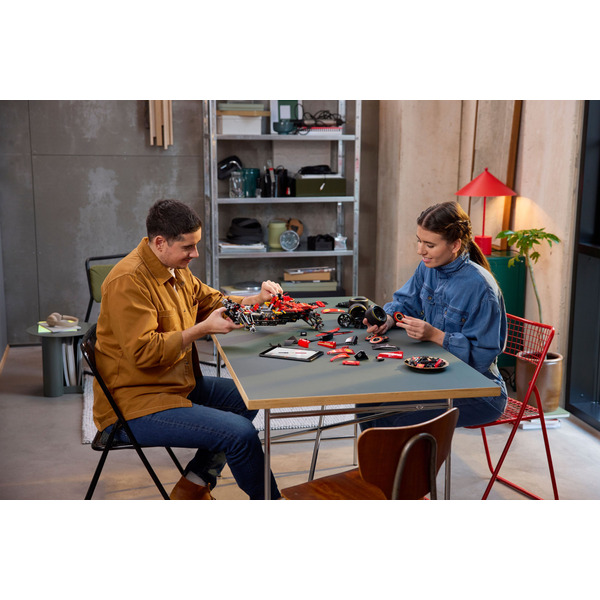 Конструктор LEGO Technic Автомобіль F1 Ferrari SF-24