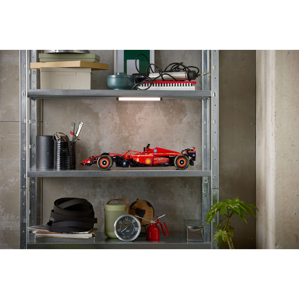 Конструктор LEGO Technic Автомобіль F1 Ferrari SF-24