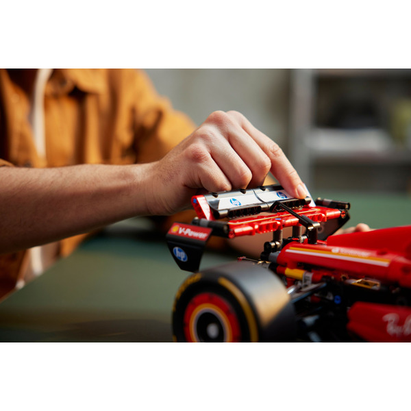 Конструктор LEGO Technic Автомобіль F1 Ferrari SF-24