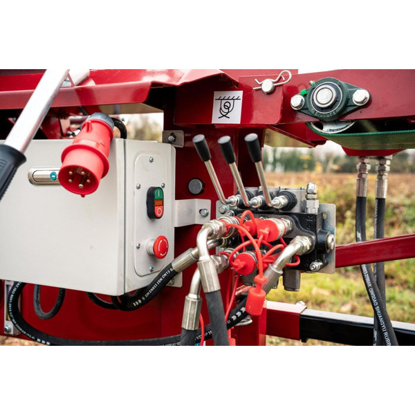 Полуавтоматическая машина для резки и раскола дров Brugger SA38