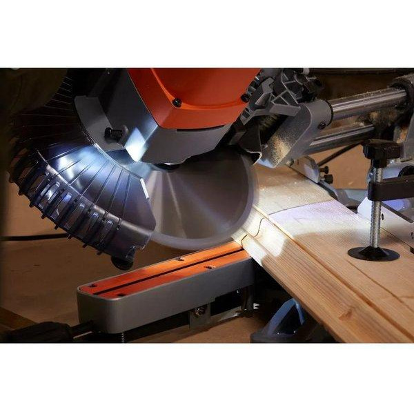 Пила торцовочная сетевая BLACK+DECKER BES700