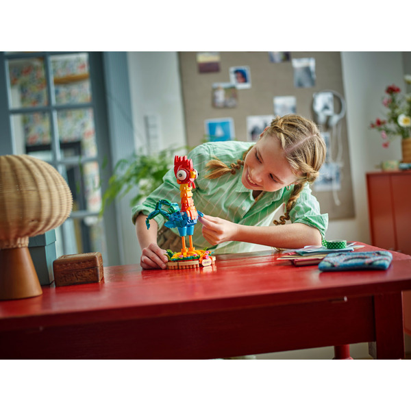 Блоковий конструктор LEGO Disney Ай-Ай (43272)