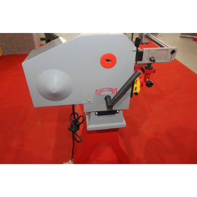 Токарний верстат для обробки і заточування заготовок Holzmann VD 1100N