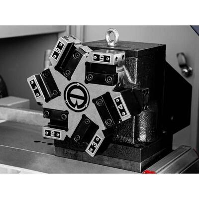 Токарний верстат з ЧПУ CORMAK 320x750 з ручним патроном, Siemens Sinumerik