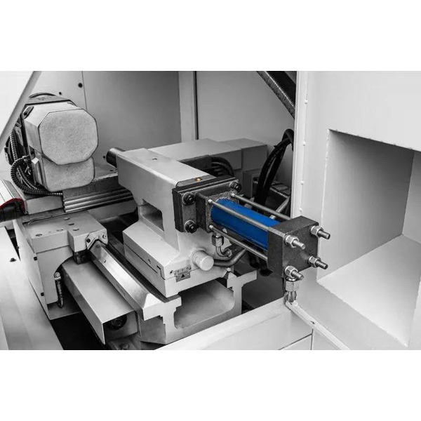 Токарний верстат з ЧПУ Cormak 360x750 з гідравлічним патроном, Siemens Sinumerik