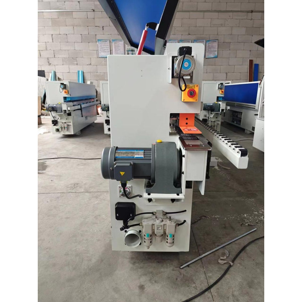 Кромкооблицювальний верстат MAST Holztechnik K308