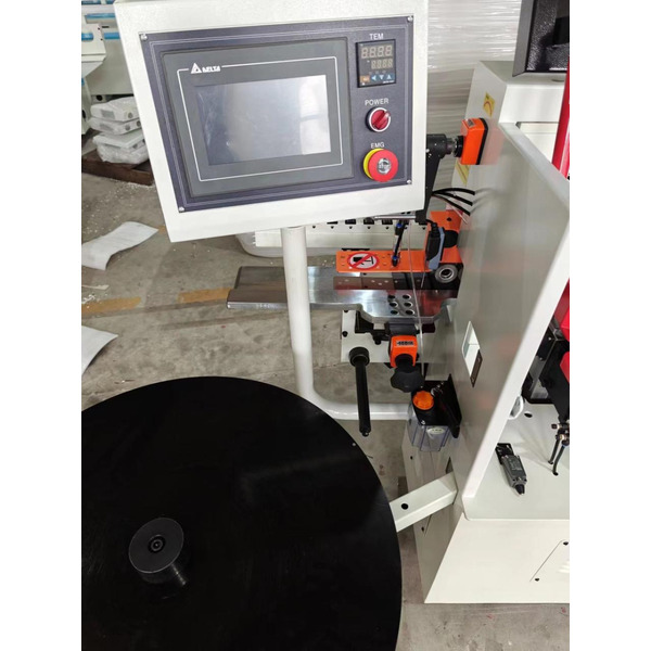 Кромкооблицювальний верстат MAST Holztechnik K308R