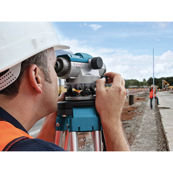 Оптичний нівелір Bosch GOL 32D