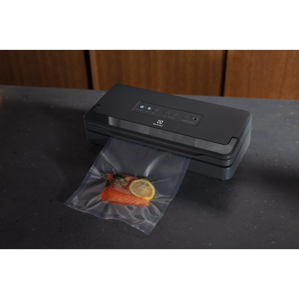 Вакуумний пакувальник Electrolux E6VS1-6AG