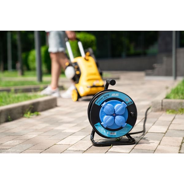 Мережевий подовжувач на котушці 2E 4XSchuko, ІР44, 3G*1.5мм, 20м, black (2E-CR4315IP44M20)