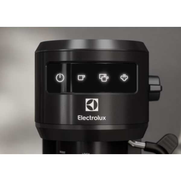 Кавоварка еспрессо ELECTROLUX E6EC1-6BST