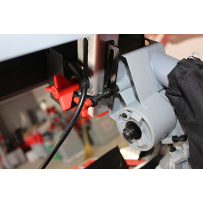 Пила торцовочно-циркулярная Holzmann TK 305