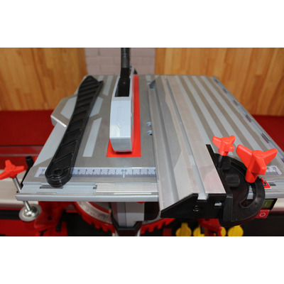 Пила торцовочно-циркулярная Holzmann TK 305